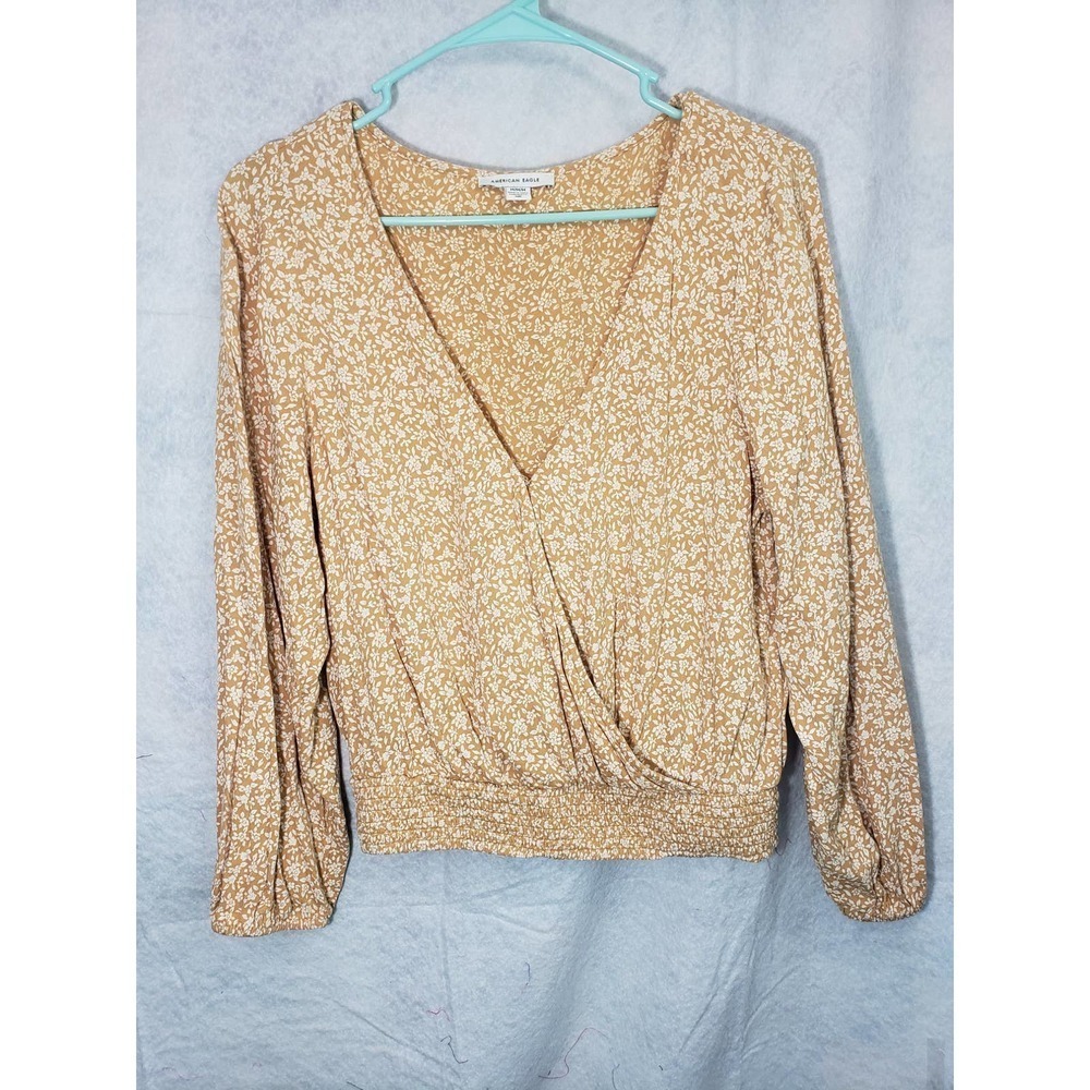 2 Medium Long-sleeved American Eagle tops.
